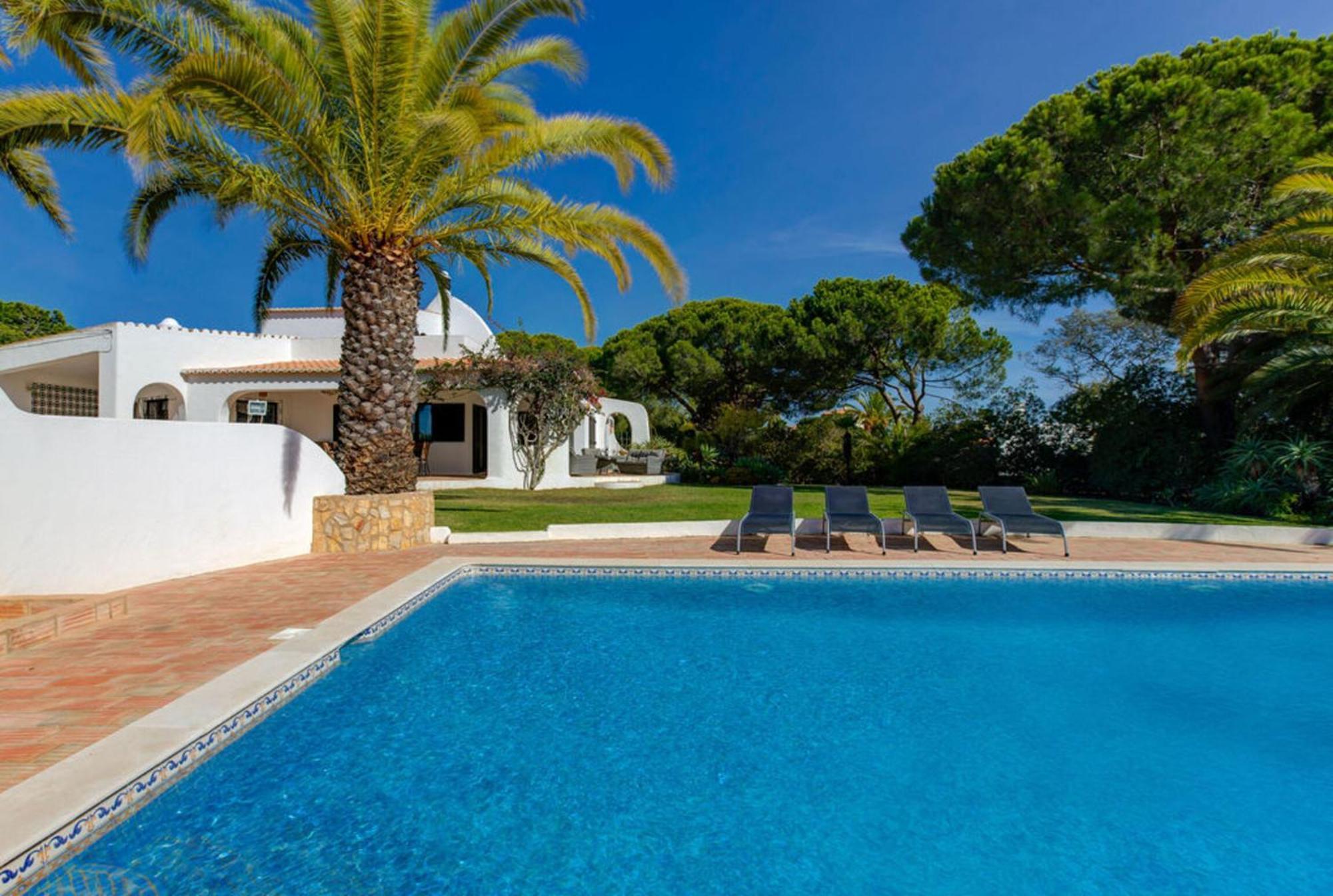 Villa Barlavento - Stunning 4-Bedroom Villa With Tennis Court Карвоейру Екстер'єр фото
