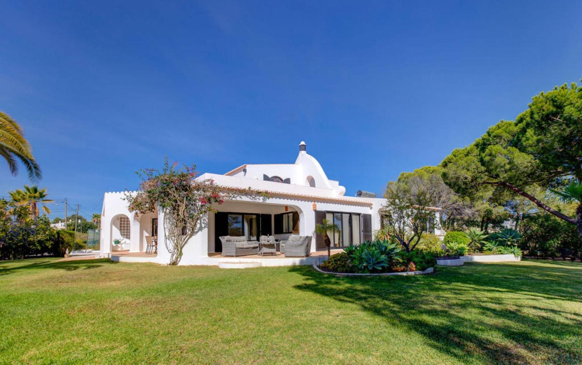 Villa Barlavento - Stunning 4-Bedroom Villa With Tennis Court Карвоейру Екстер'єр фото